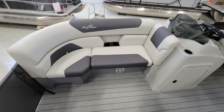 Sunchaser Boats Geneva Cruise 22 LR DH