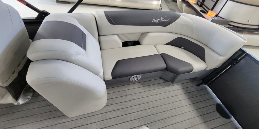 Sunchaser Boats Geneva Cruise 22 LR DH