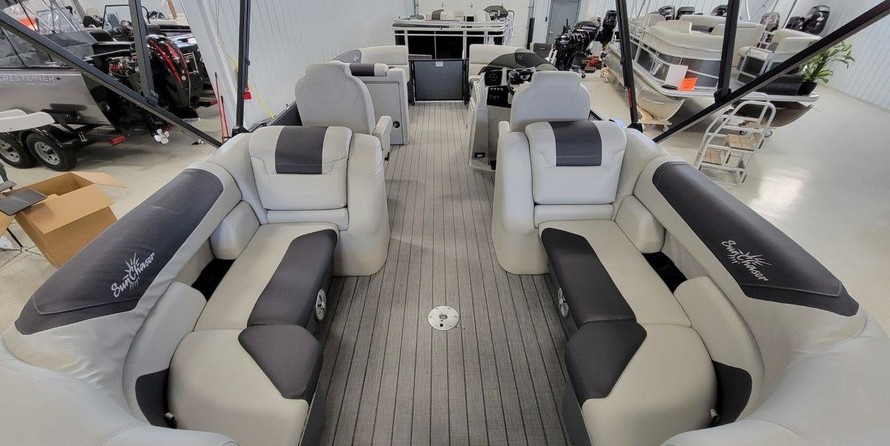 Sunchaser Boats Geneva Cruise 22 LR DH