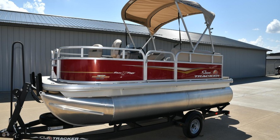 Sun Tracker Bass Buggy 16 DLX ET