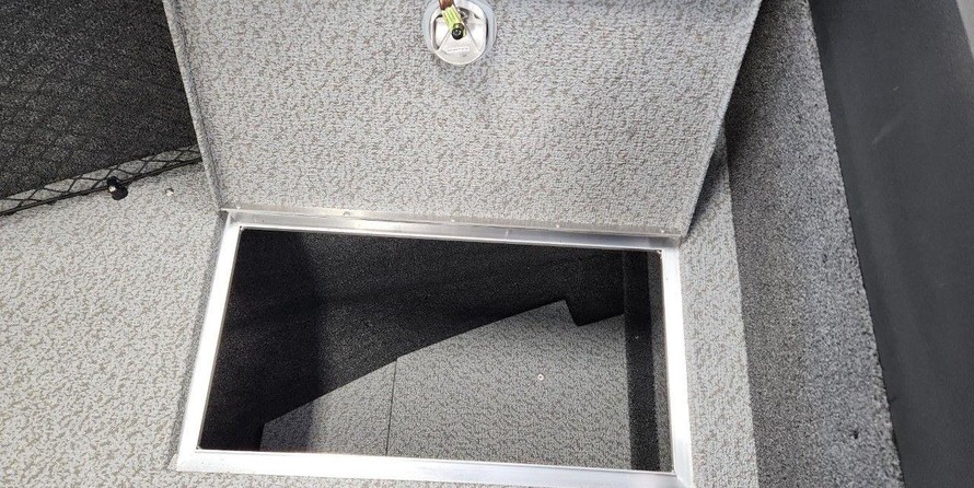 Crestliner 2250 Authority