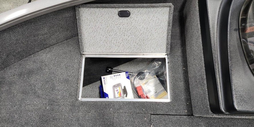 Crestliner 1700 Vision