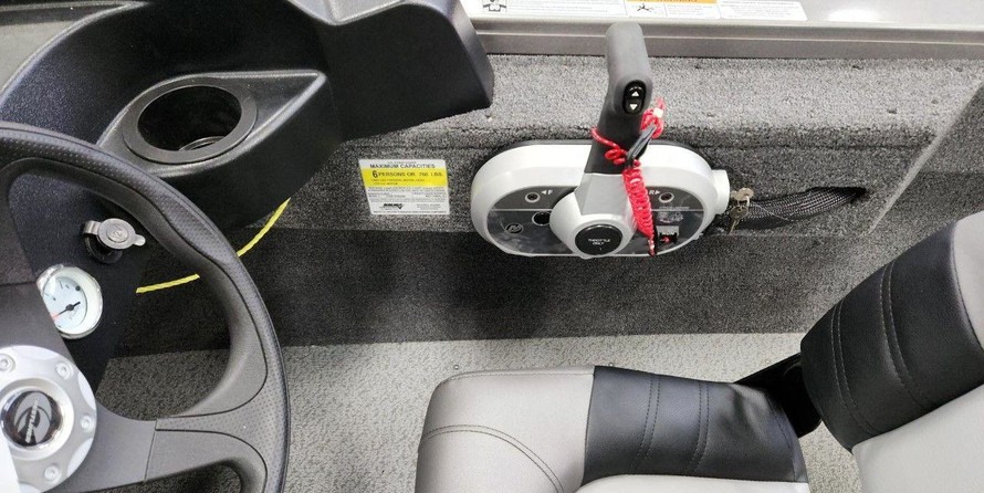 Crestliner 1700 Vision