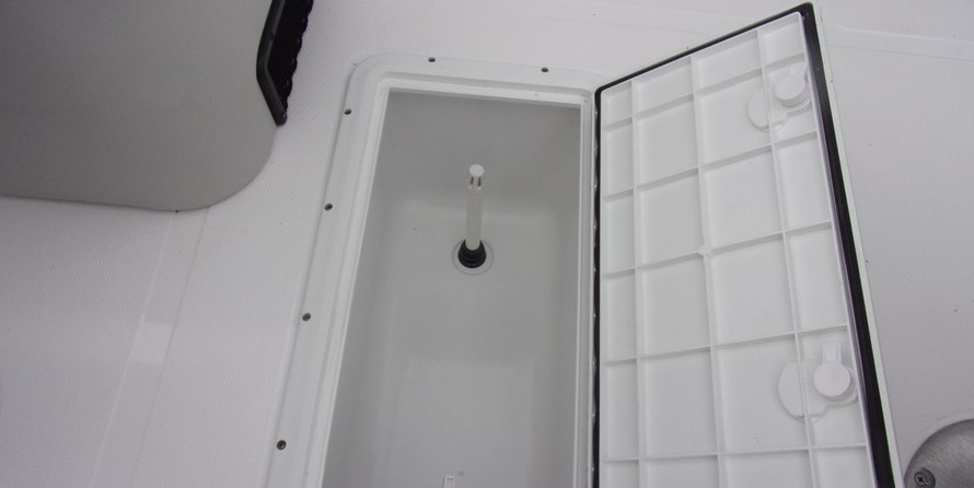 Hurricane fundeck 232