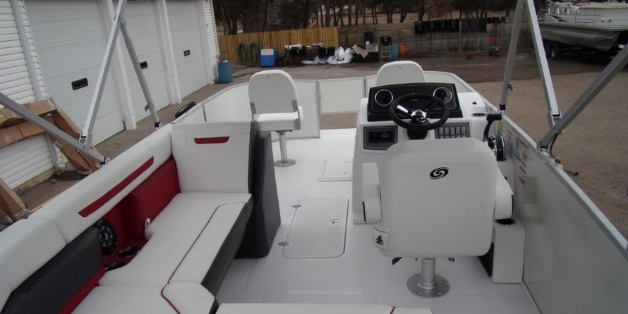 Hurricane fundeck 232