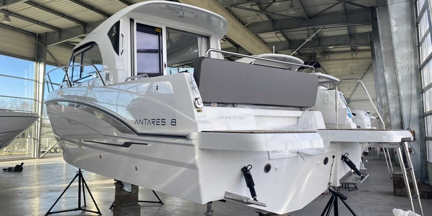 Beneteau Antares 8 OB