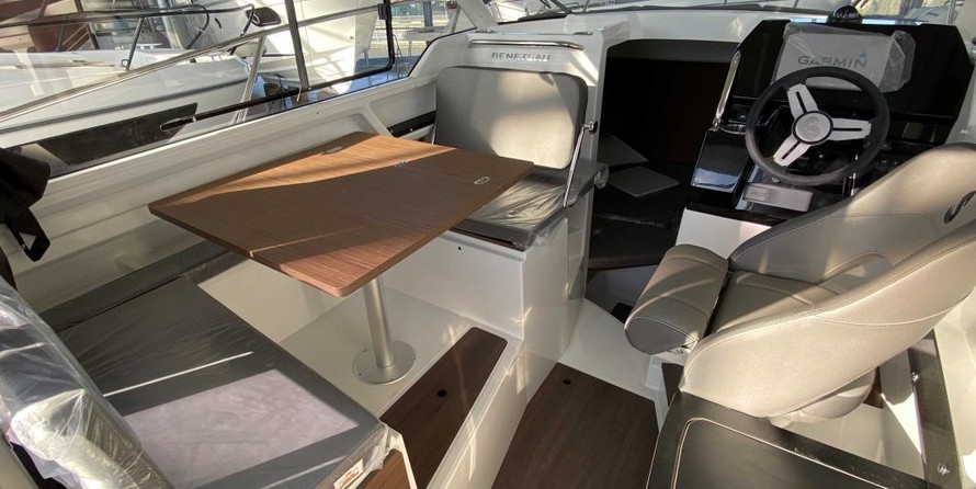 Beneteau Antares 8 OB