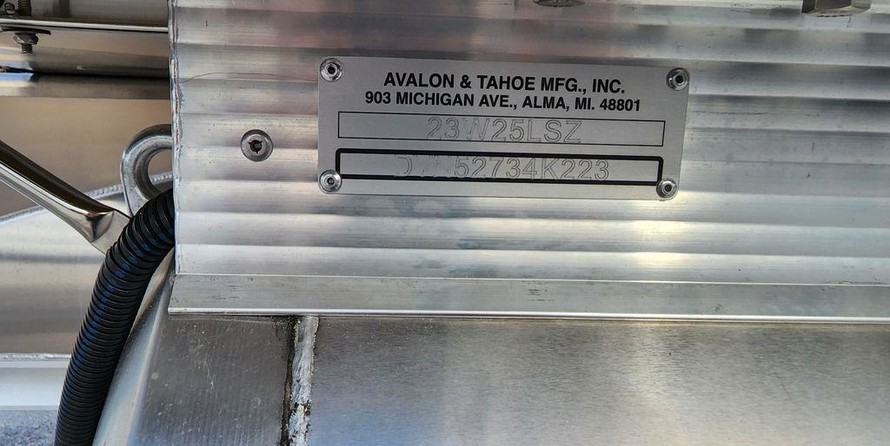 Avalon LSZ Quad Lounger 23 FT