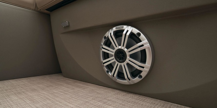 Sun Tracker Party Barge 22 DLX