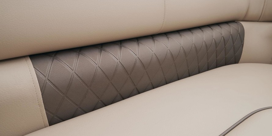 Sun Tracker Party Barge 22 DLX