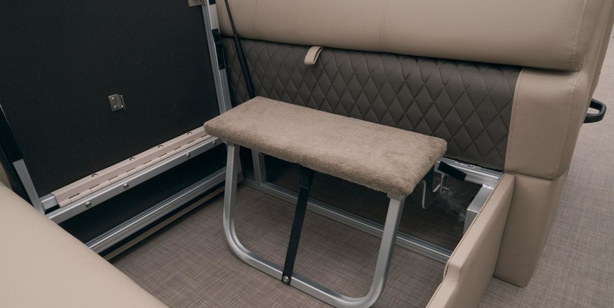 Sun Tracker Party Barge 22 DLX