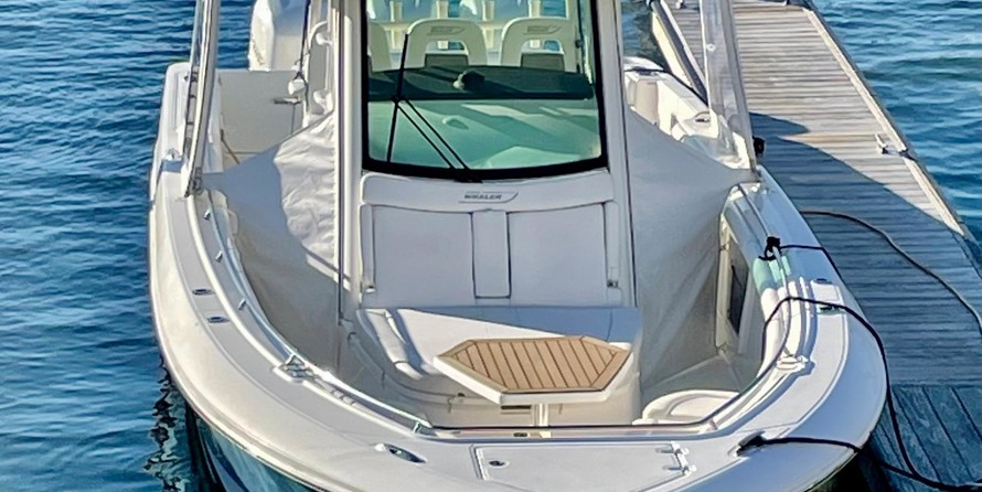 Boston Whaler 350 Outrage