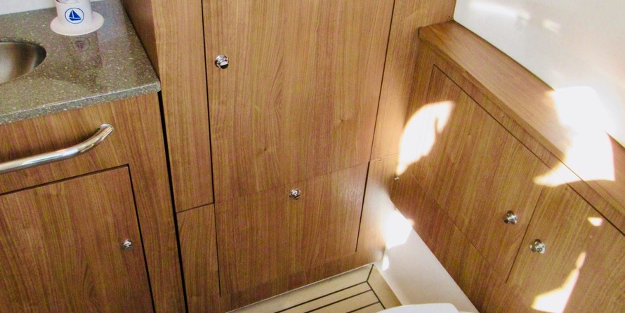 Boston Whaler 350 Outrage