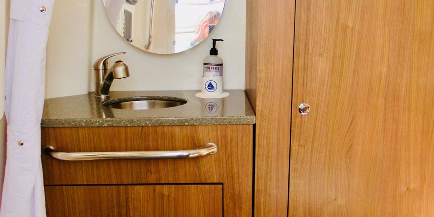 Boston Whaler 350 Outrage