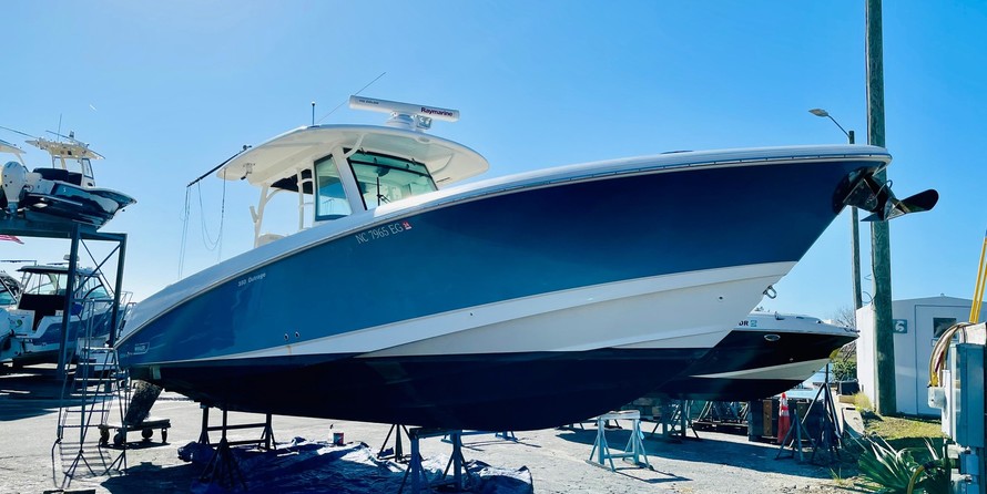 Boston Whaler 350 Outrage