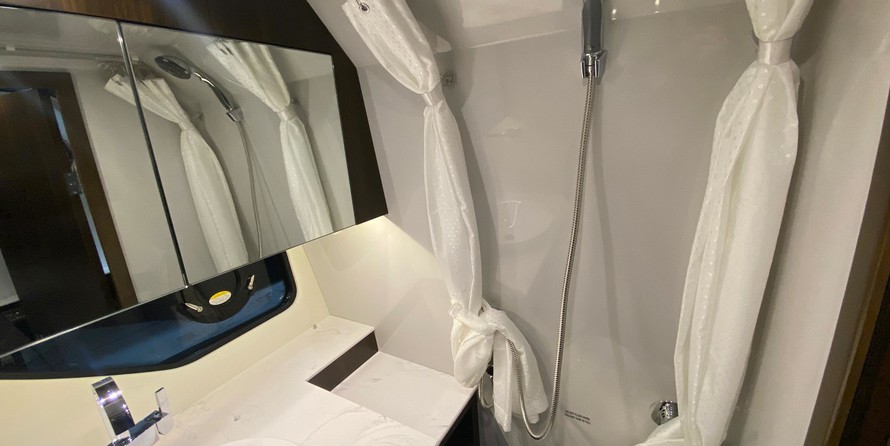 Cruisers Yachts 38 Express