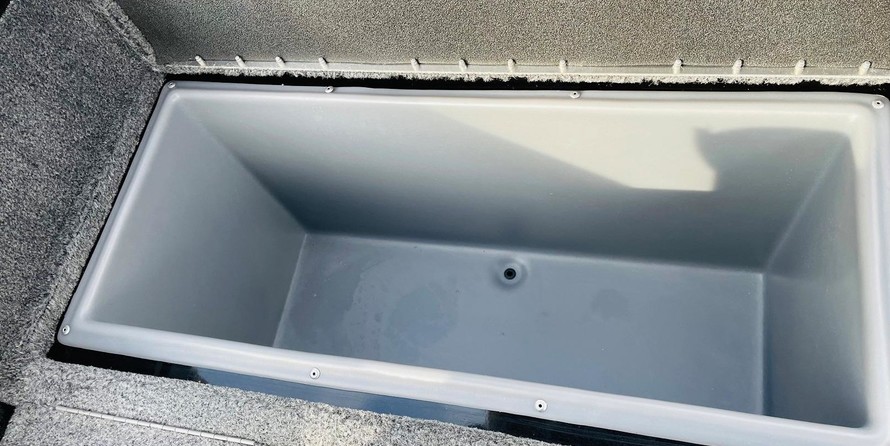 Tracker Targa V-19 WT