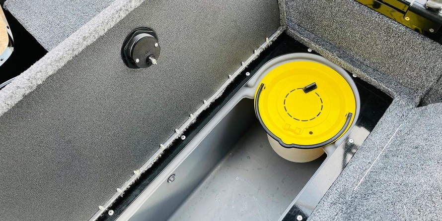 Tracker Targa V-19 WT