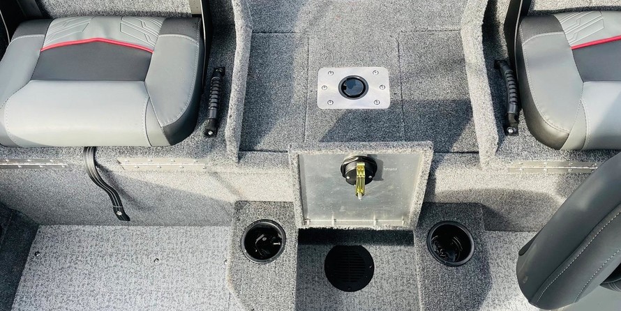 Tracker Targa V-19 WT