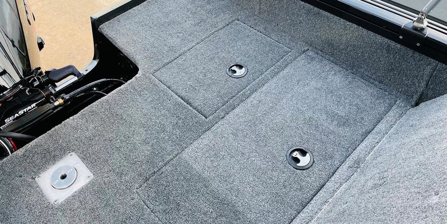 Tracker Targa V-19 WT