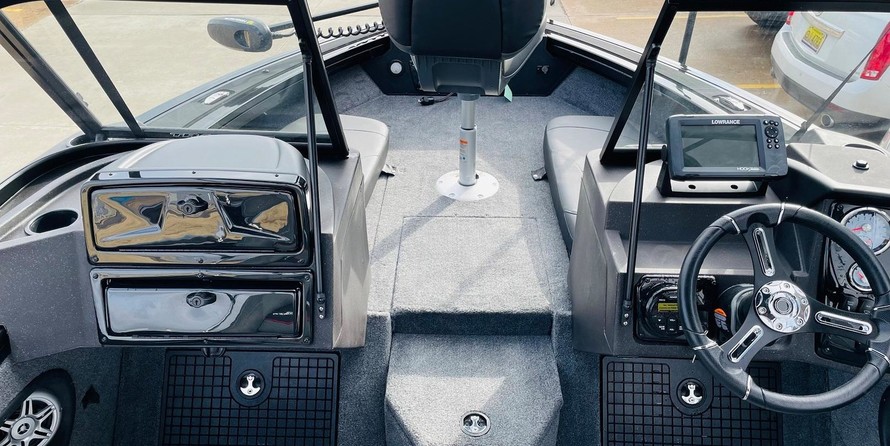 Tracker Targa V-19 WT