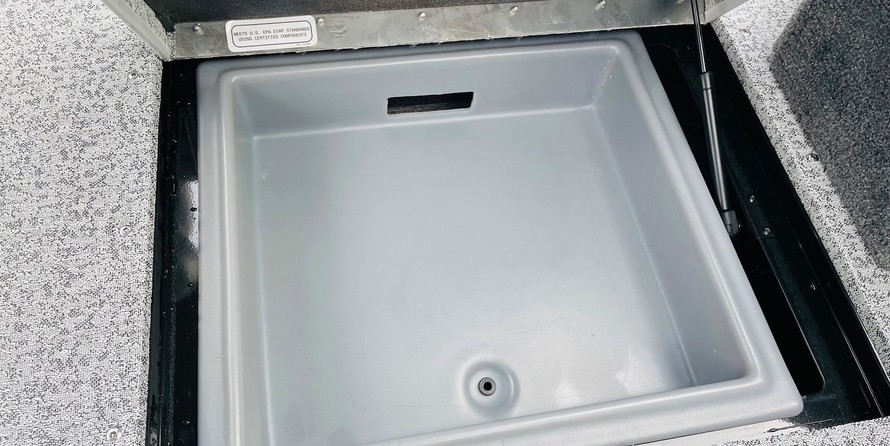 Tracker Targa V-19 WT