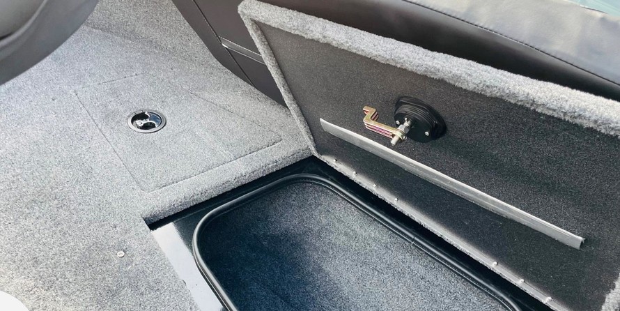 Tracker Targa V-19 WT