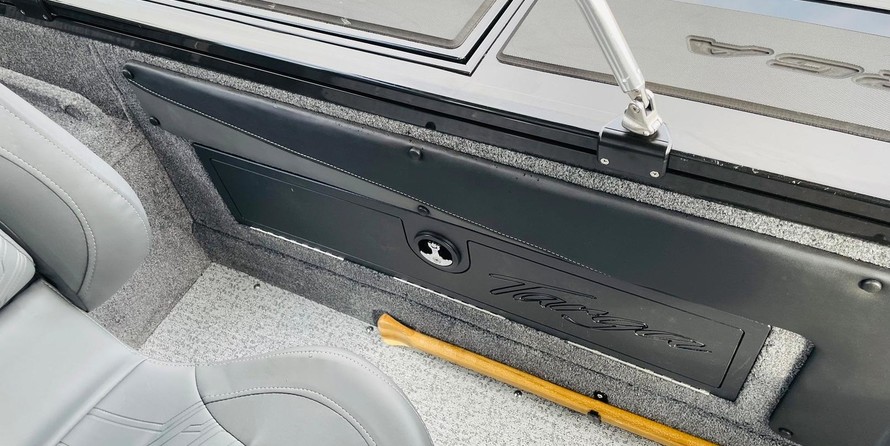 Tracker Targa V-19 WT