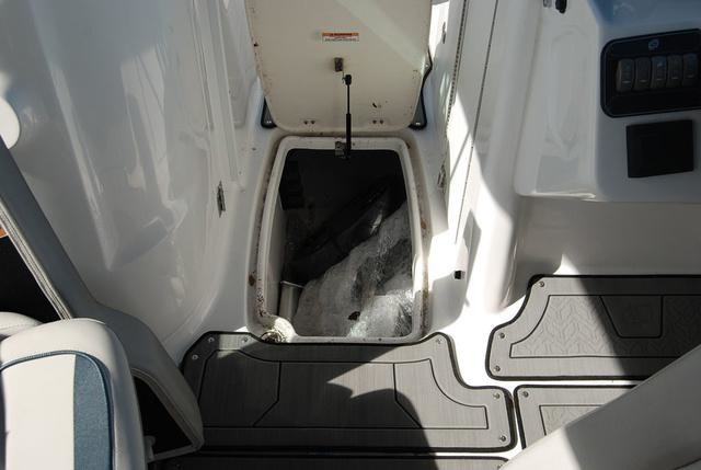 Hurricane 2200 sundeck