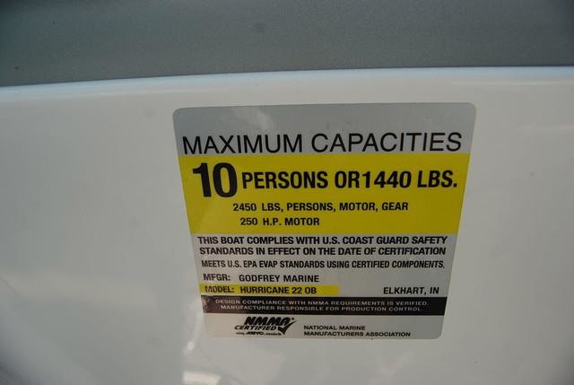 Hurricane 2200 sundeck