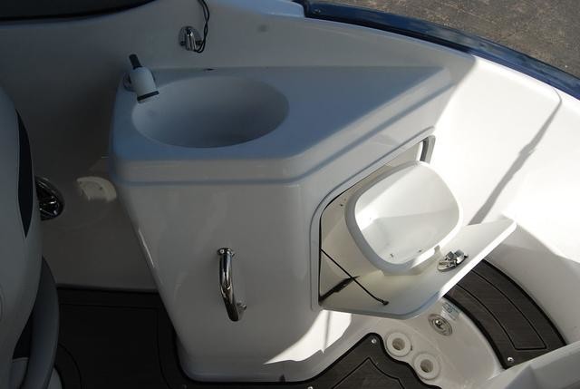 Hurricane 2200 sundeck