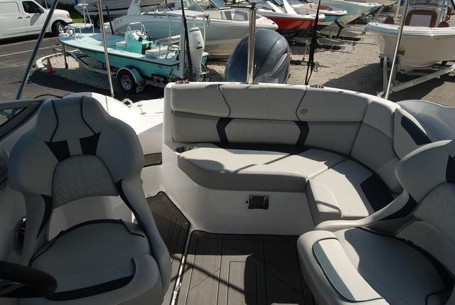 Hurricane 2200 sundeck