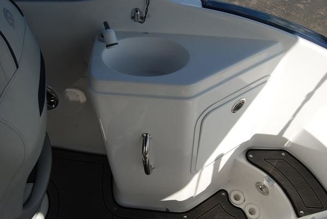 Hurricane 2200 sundeck