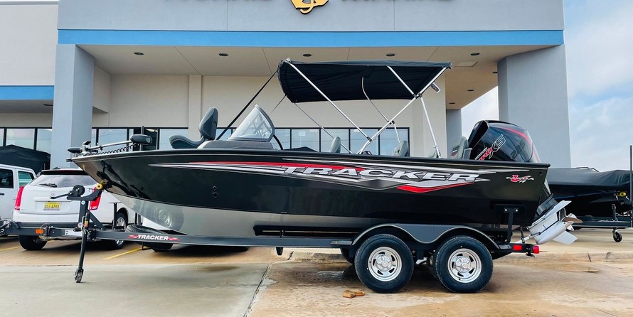 Tracker Targa V-19 WT