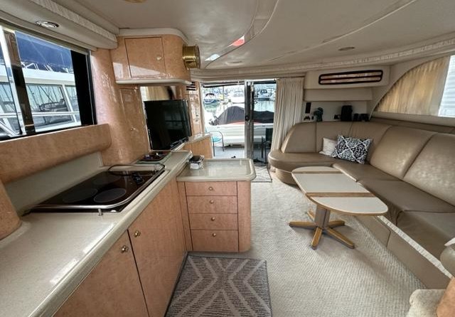 Sea ray 480 sedan bridge