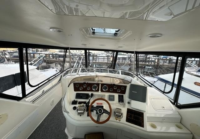 Sea ray 480 sedan bridge