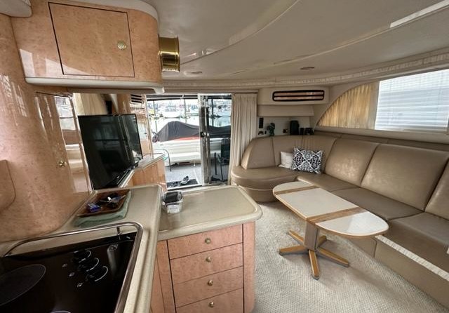 Sea ray 480 sedan bridge