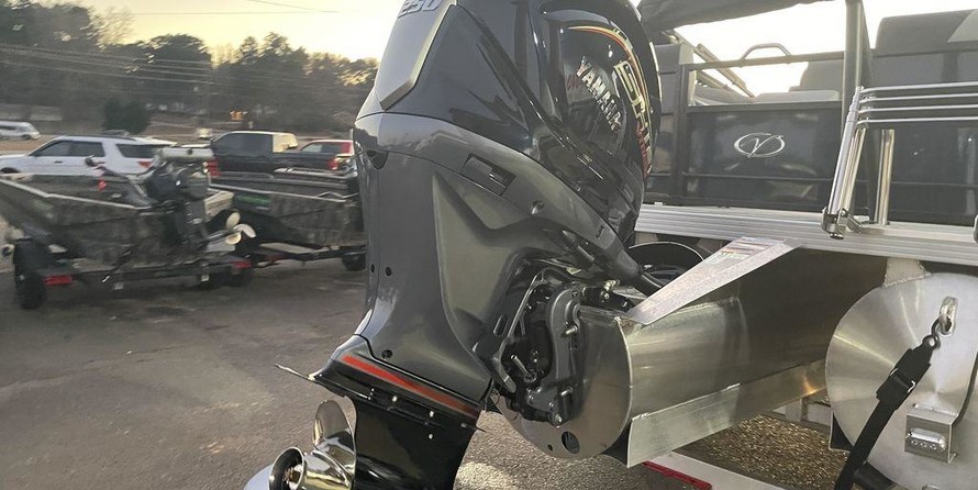 60 x 16 tri-toon passenger vessel