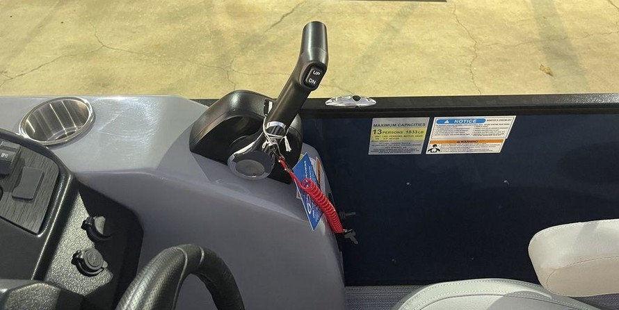 60 x 16 tri-toon passenger vessel