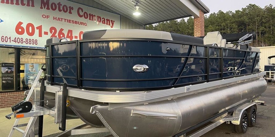 60 x 16 tri-toon passenger vessel