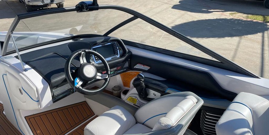 Super Air Nautique G23