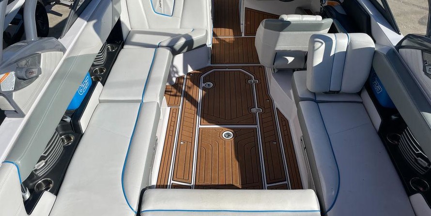 Super Air Nautique G23