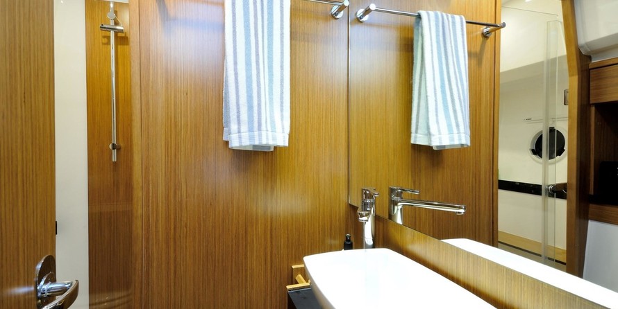 Bavaria Virtess 420 Fly