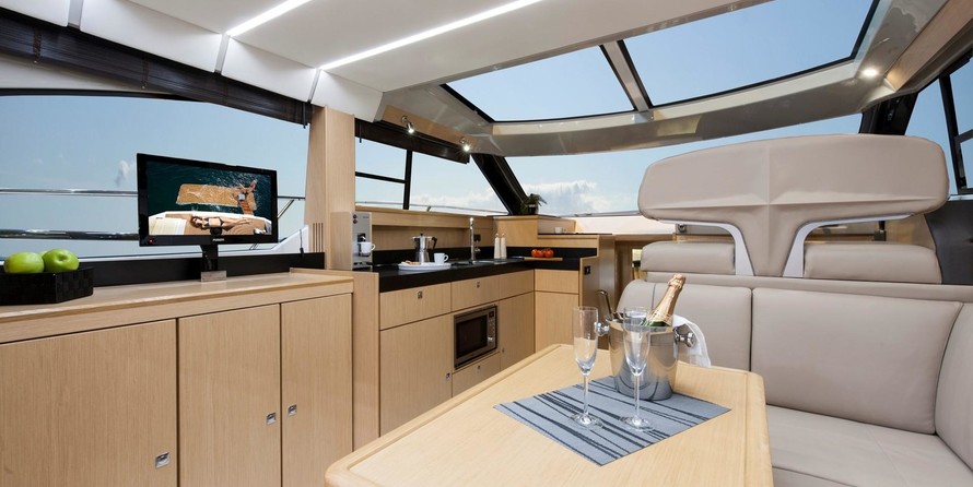 Bavaria Virtess 420 Fly