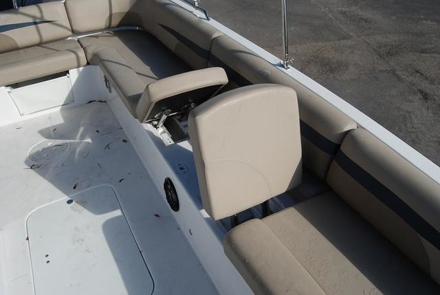 Hurricane 201 sundeck sport