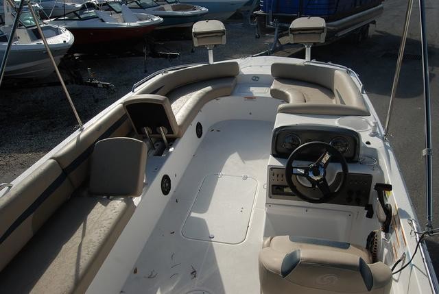 Hurricane 201 sundeck sport