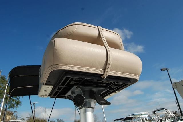 Hurricane 201 sundeck sport