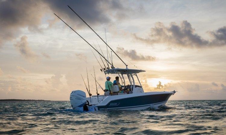 Boston Whaler 230 Outrage