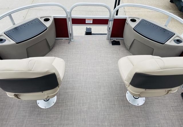 Sun Tracker Bass Buggy 18 DLX