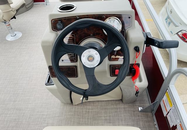 Sun Tracker Bass Buggy 18 DLX